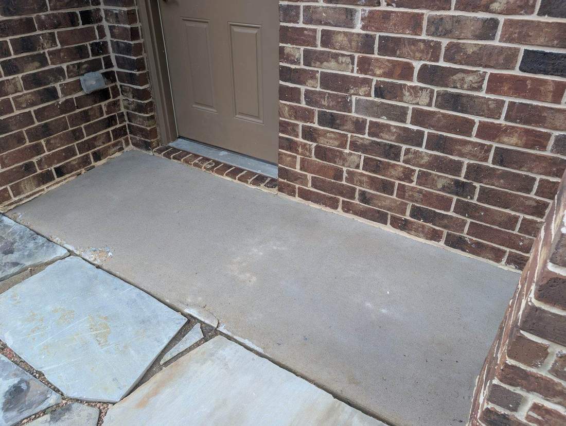 Patio entryway after softwashing